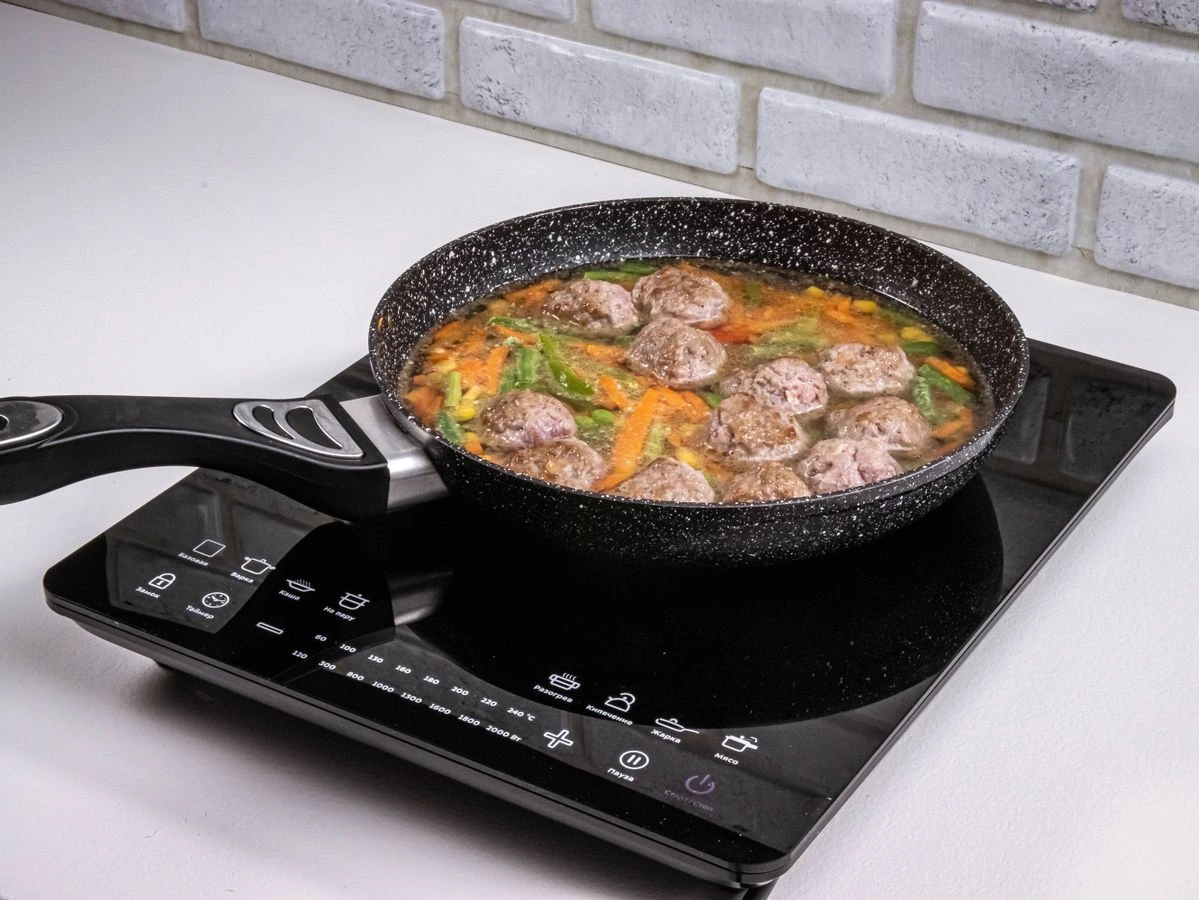 Шаг 4: Фрикадельки с овощами