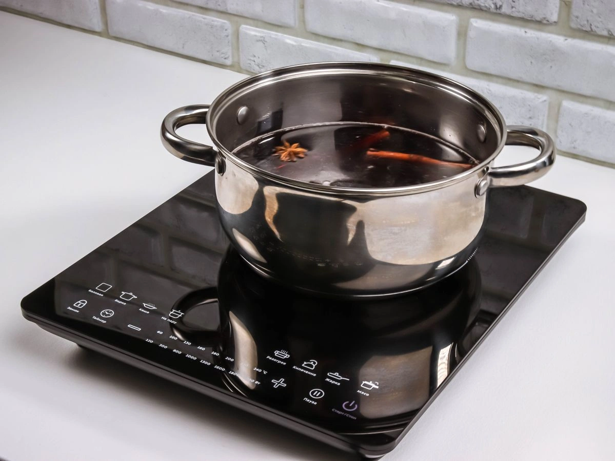 Шаг 4: Глинтвейн на красном вине с апельсином и пряностями