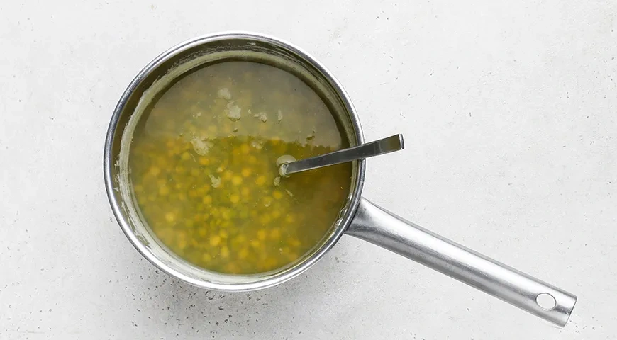 Гороховое пюре с колбасой: шаг 4