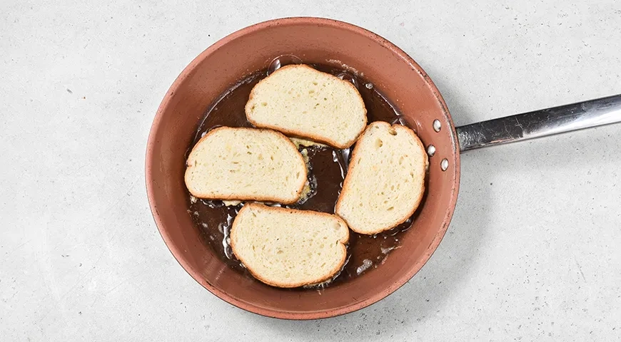 Горячие бутерброды с луком: шаг 4