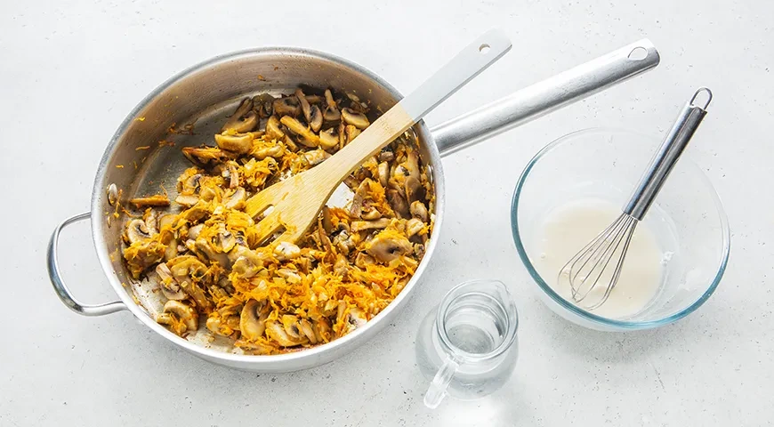 Грибная подлива из шампиньонов: шаг 4