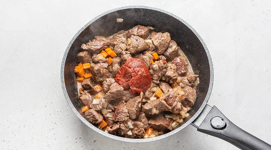 Гуляш из говядины как в советской столовой: шаг 4