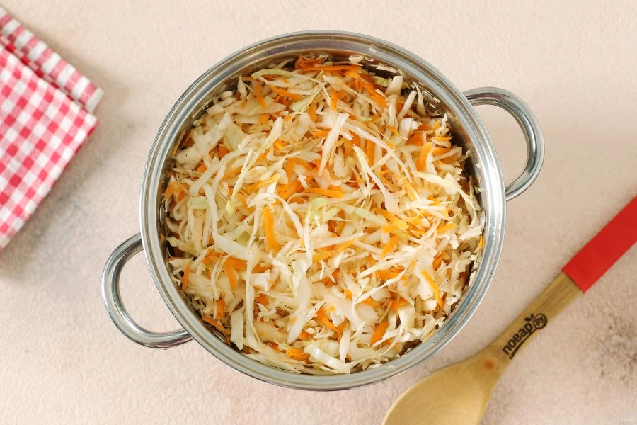 Шаг 4: Капуста бомба в горячем рассоле