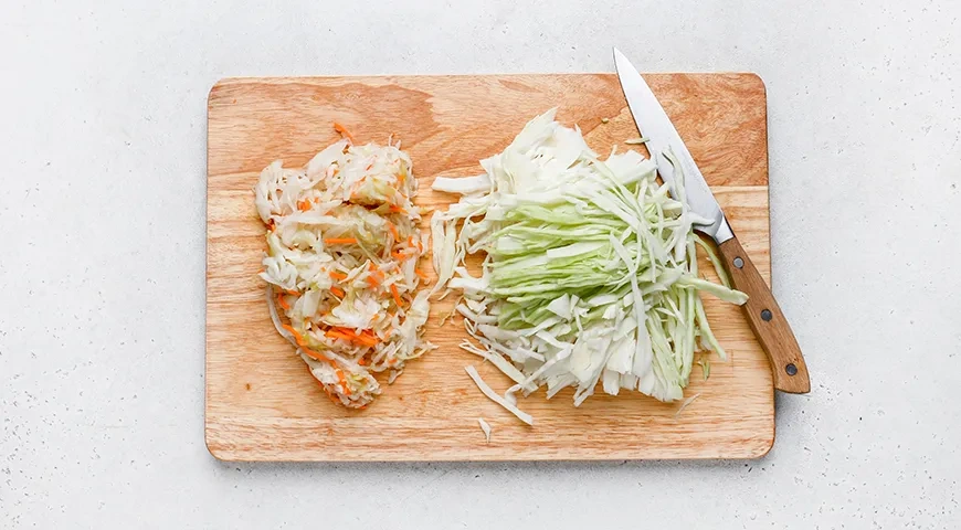 Капуста, тушённая с мясом по-домашнему: шаг 4