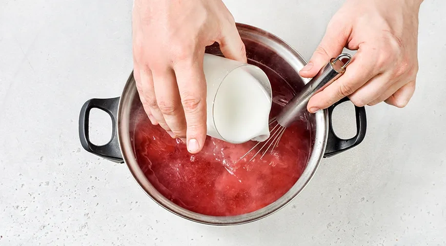 Кисель из малинового варенья: шаг 4