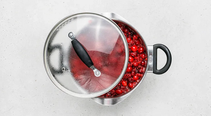 Компот из клюквы и брусники: шаг 4