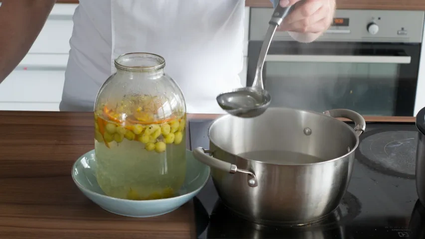 Компот из крыжовника с апельсином: шаг 4