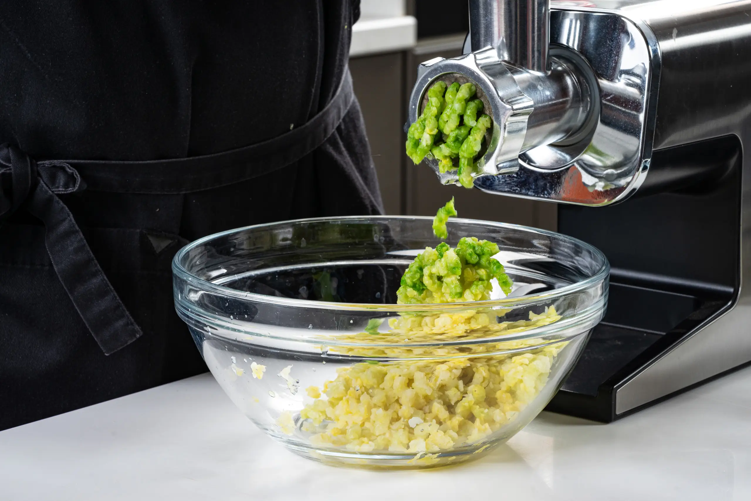 Шаг 4: Котлеты из капусты с острым соусом