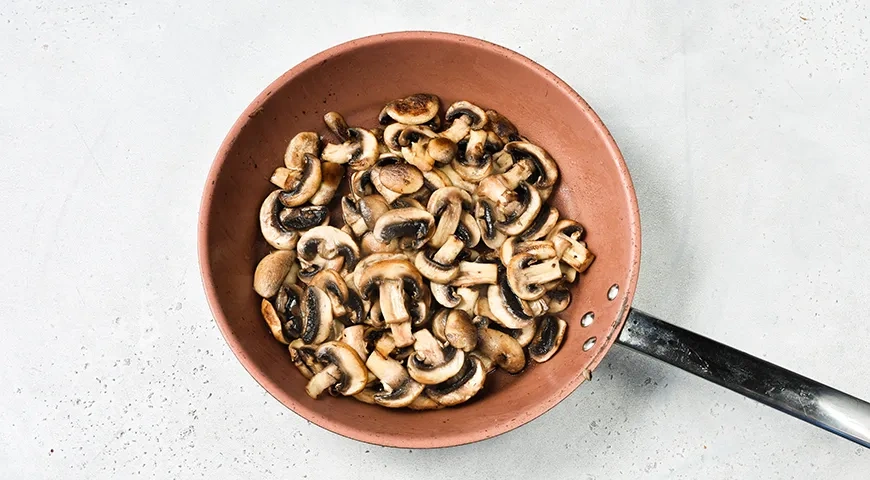 Крем-суп из грибов со сливками: шаг 4