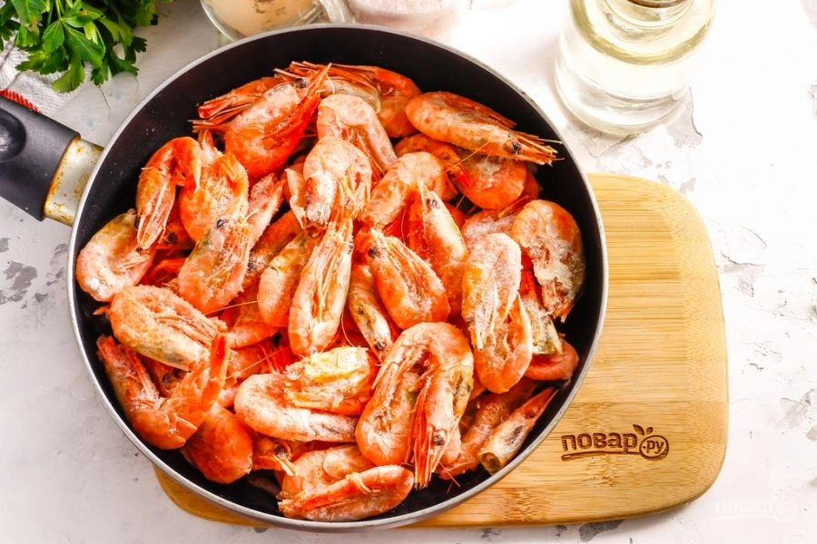 Шаг 4: Креветки в сливочночесночном соусе