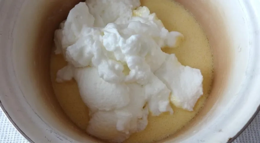 Куличи на кефире: шаг 4