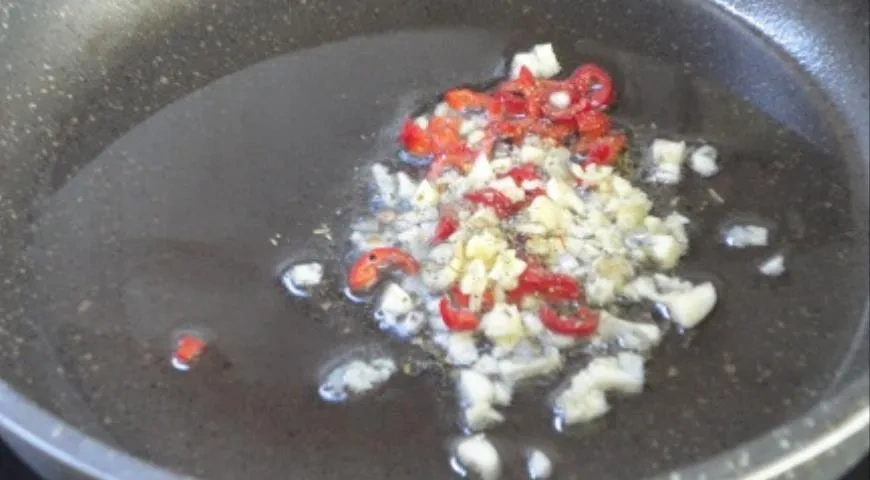 Курица с соусом из помидоров и перца: шаг 4