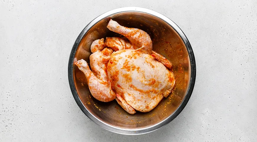 Курица в духовке целиком с хрустящей корочкой: шаг 4