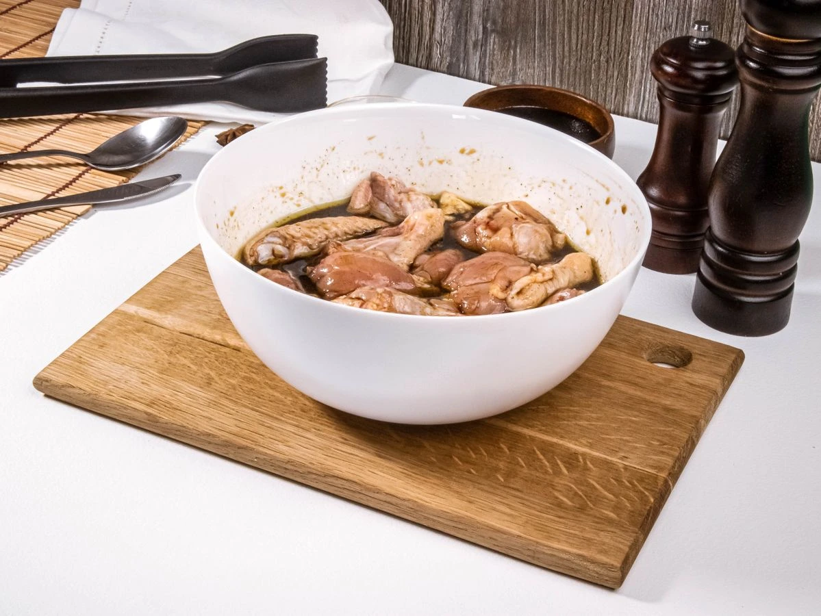 Шаг 4: Куриные крылышки в соево-медовом соусе