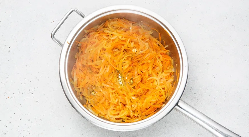 Куриные желудки, тушенные с луком: шаг 4