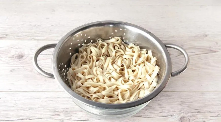 Лапша с индейкой в арахисовом соусе: шаг 4