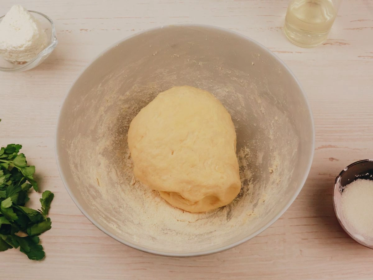 Шаг 4: Лепёшка с сыром, зеленью и творогом