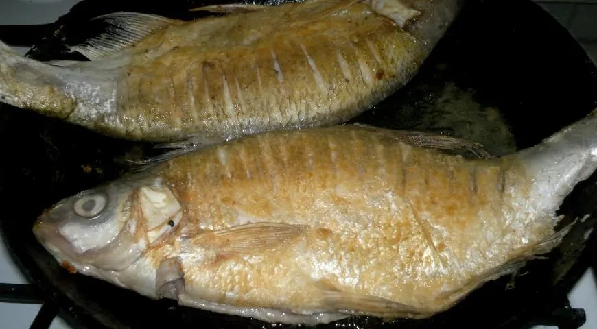 Лещи, запечённые в сметане: шаг 4