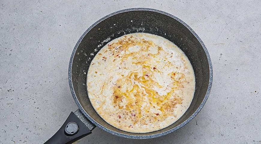 Лосось в сливочном соусе и вине: шаг 4