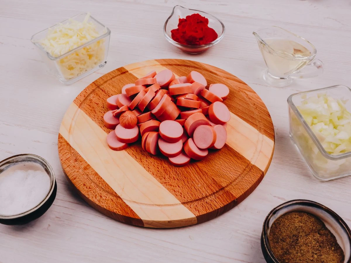 Шаг 4: Макароны с сосисками в томатном соусе