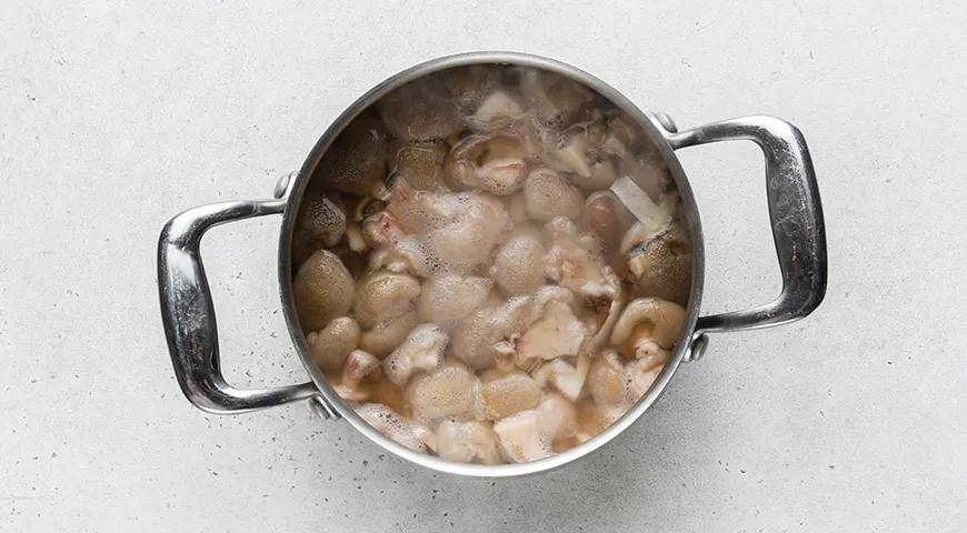 Маринованные маслята с уксусом: шаг 4