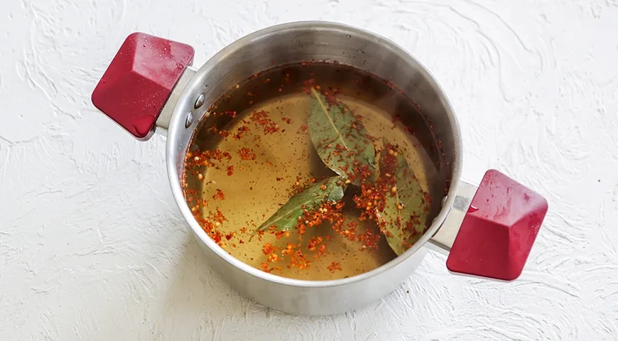 Маринованные помидоры без кожицы на зиму: шаг 4