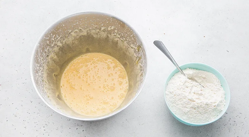 Медовик с бананом: шаг 4