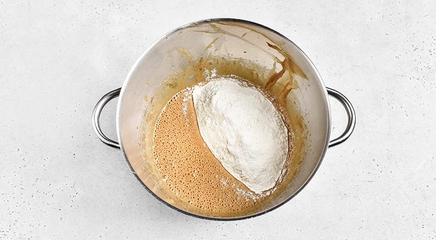 Медовик с малиной: шаг 4