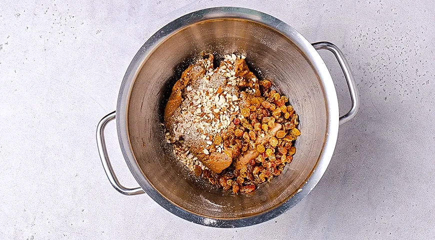 Мини-штоллены с домашним марципаном: шаг 4