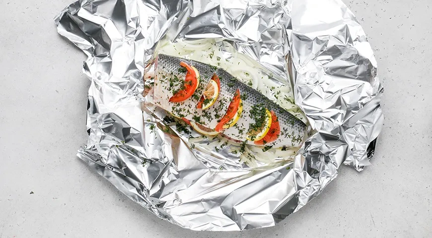 Молочная рыба, запеченная в фольге: шаг 4