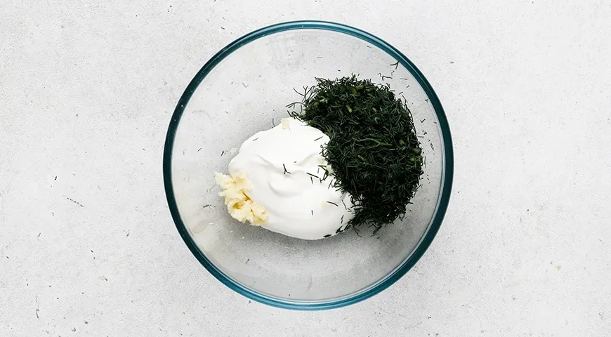 Молодая капуста, обжаренная в яйце: шаг 4