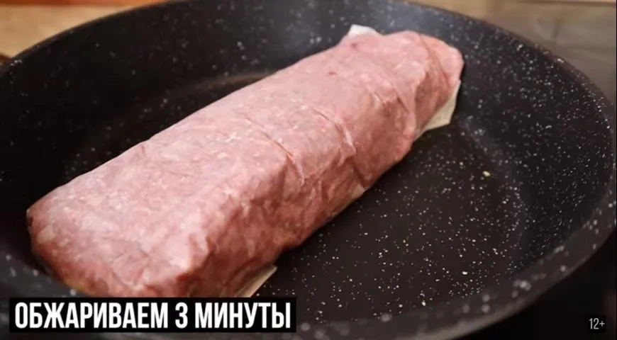 Мясной рулет с моцареллой: шаг 4
