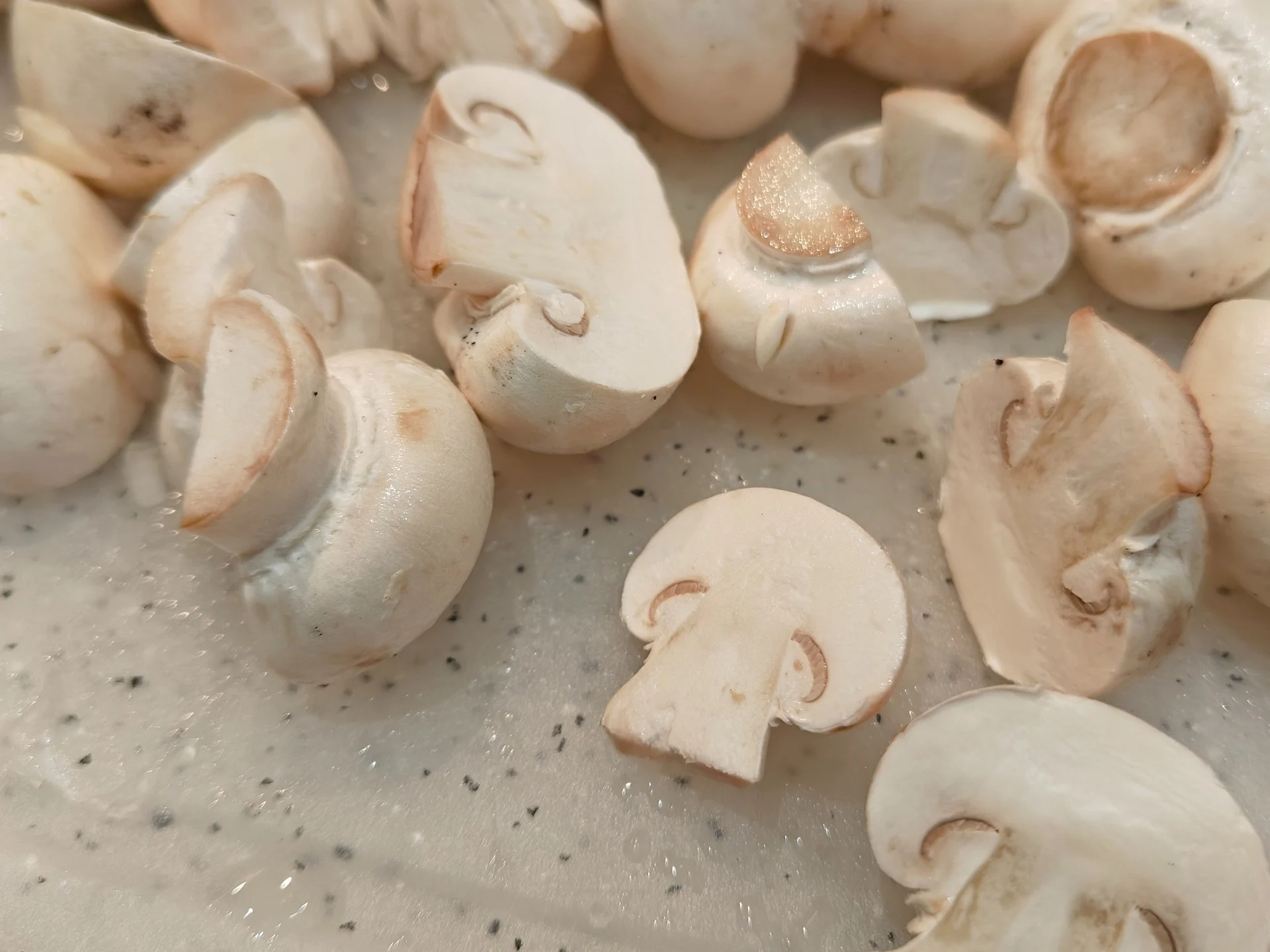 Шаг 4: Начинка для блинов из курицы и грибов