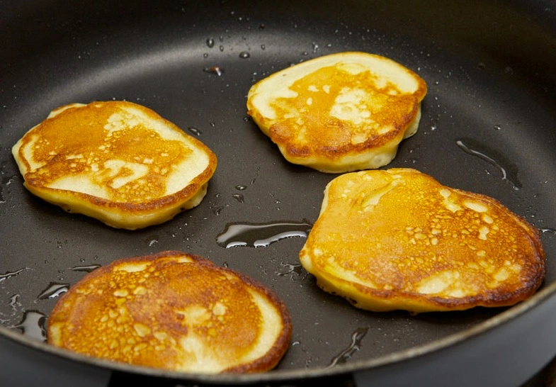 Шаг 4: Оладьи на молоке