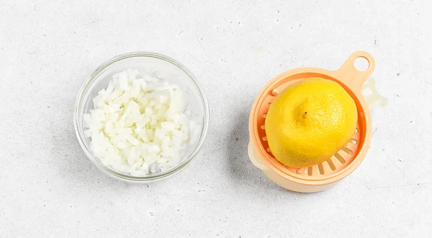 Оливье с красной рыбой: шаг 4