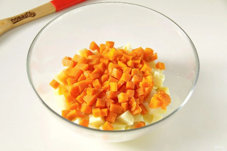 Шаг 4: Оливье с тунцом