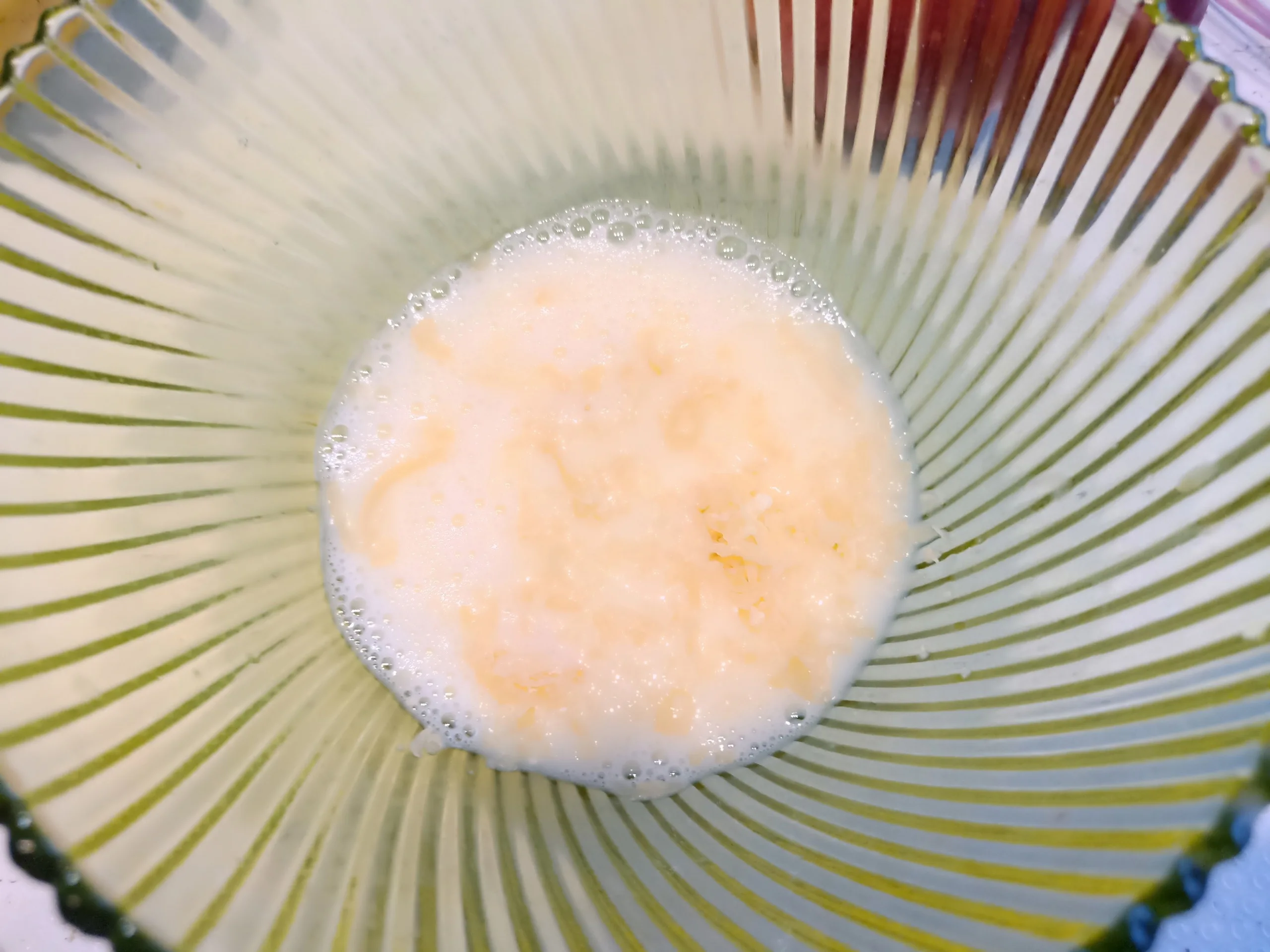 Шаг 4: Омлет с томатами и сыром в мультипекаре