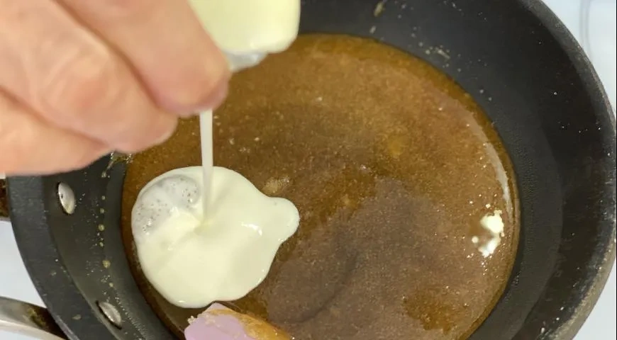 Осенний тарт с орехами и шоколадный карамелью: шаг 4