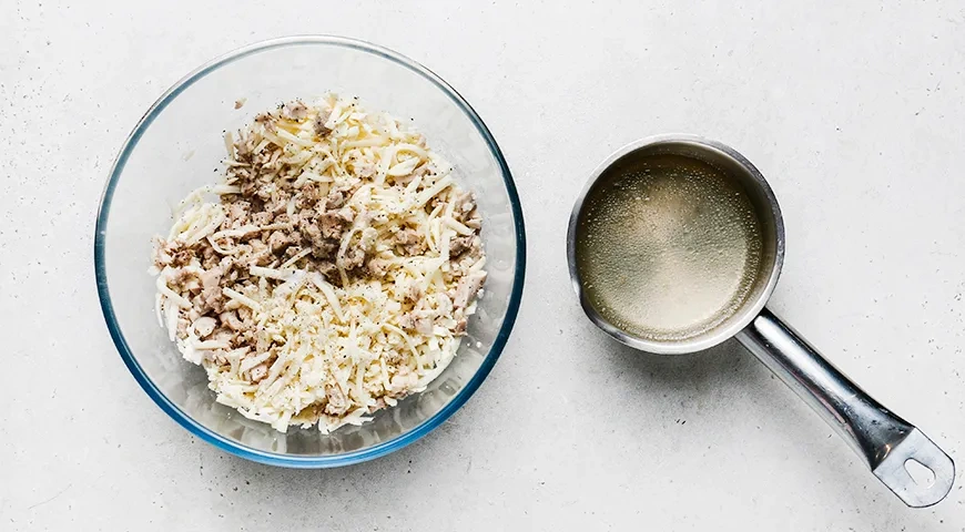 Осетинский пирог с курицей и сыром: шаг 4