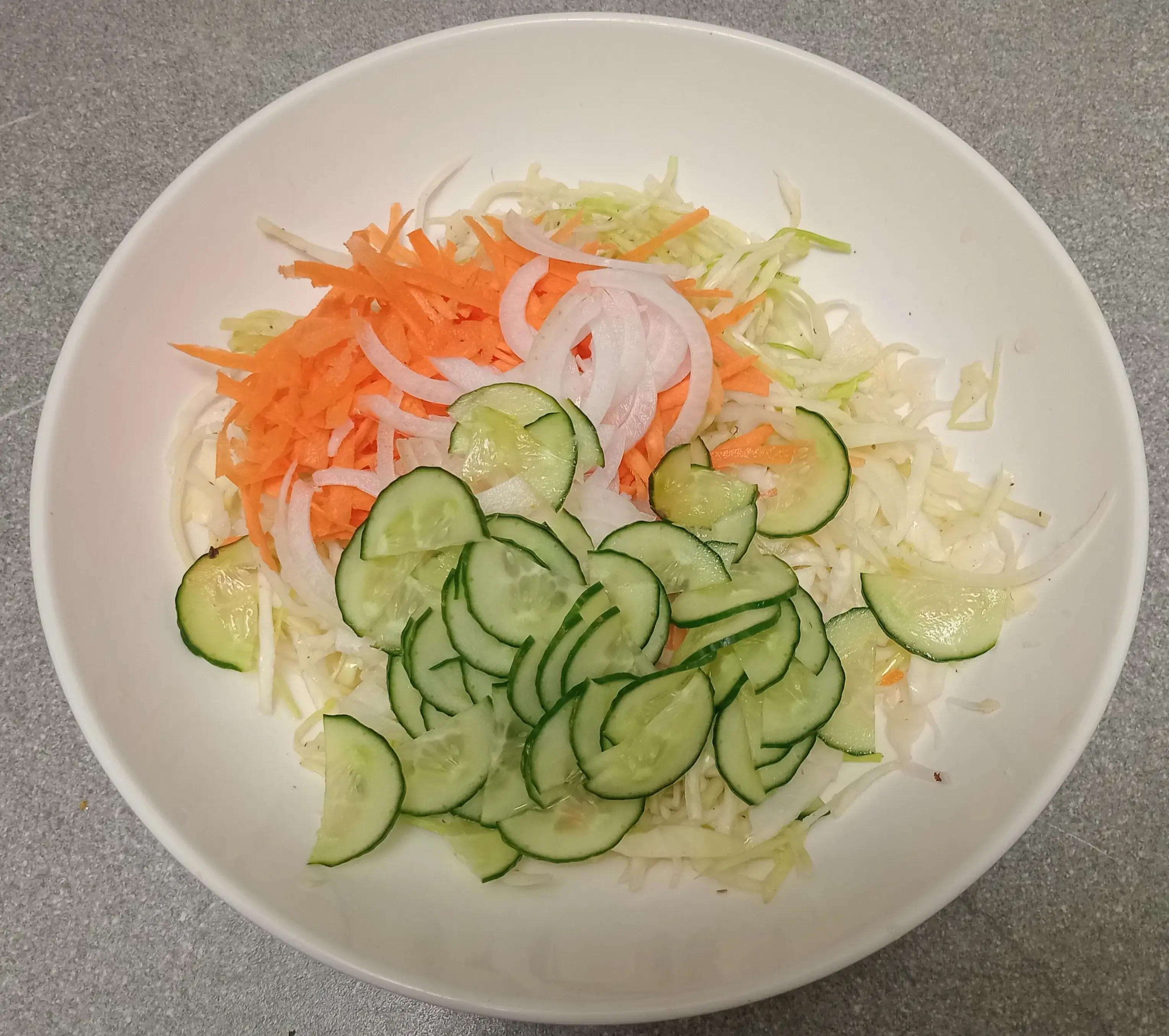 Овощной салат с клюквой: шаг 4