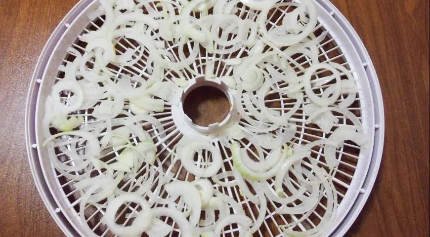 Овощной бульон на зиму - приправа из сушеных овощей и зелени: шаг 4