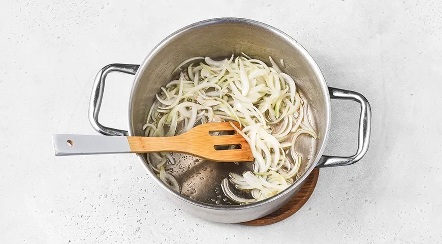 Овощное рагу в кастрюле: шаг 4