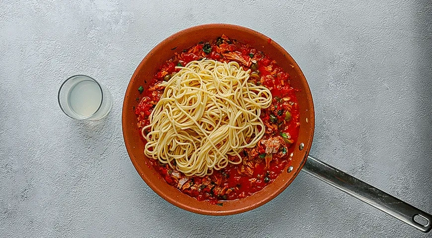 Паста с томатами и тунцом: шаг 4