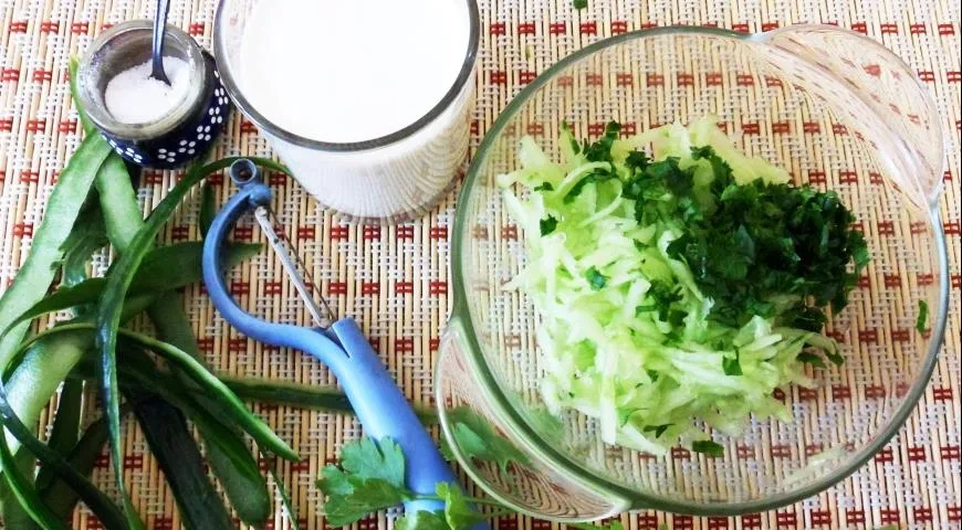 Печеночные оладьи с огуречным соусом: шаг 4