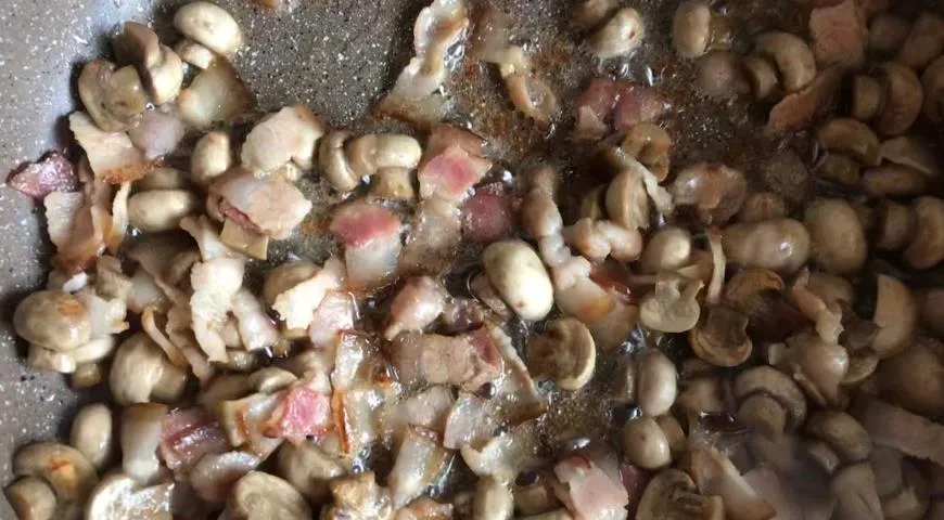 Пенне с беконом в сливочном соусе: шаг 4