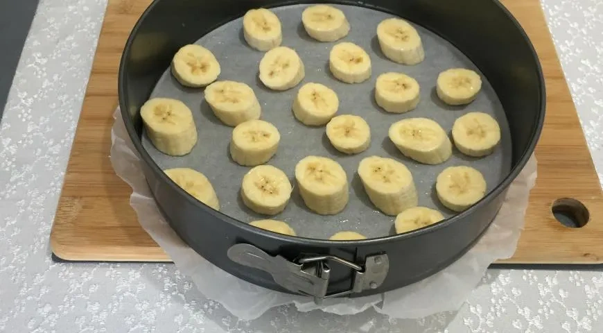 Пирог с бананами и шоколадом: шаг 4
