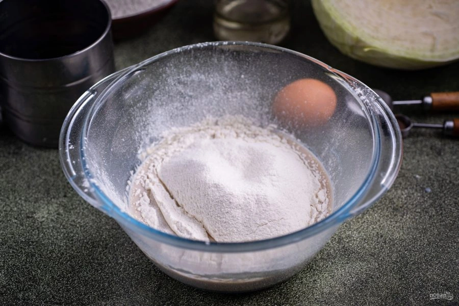 Шаг 4: Пирожки с капустой в духовке