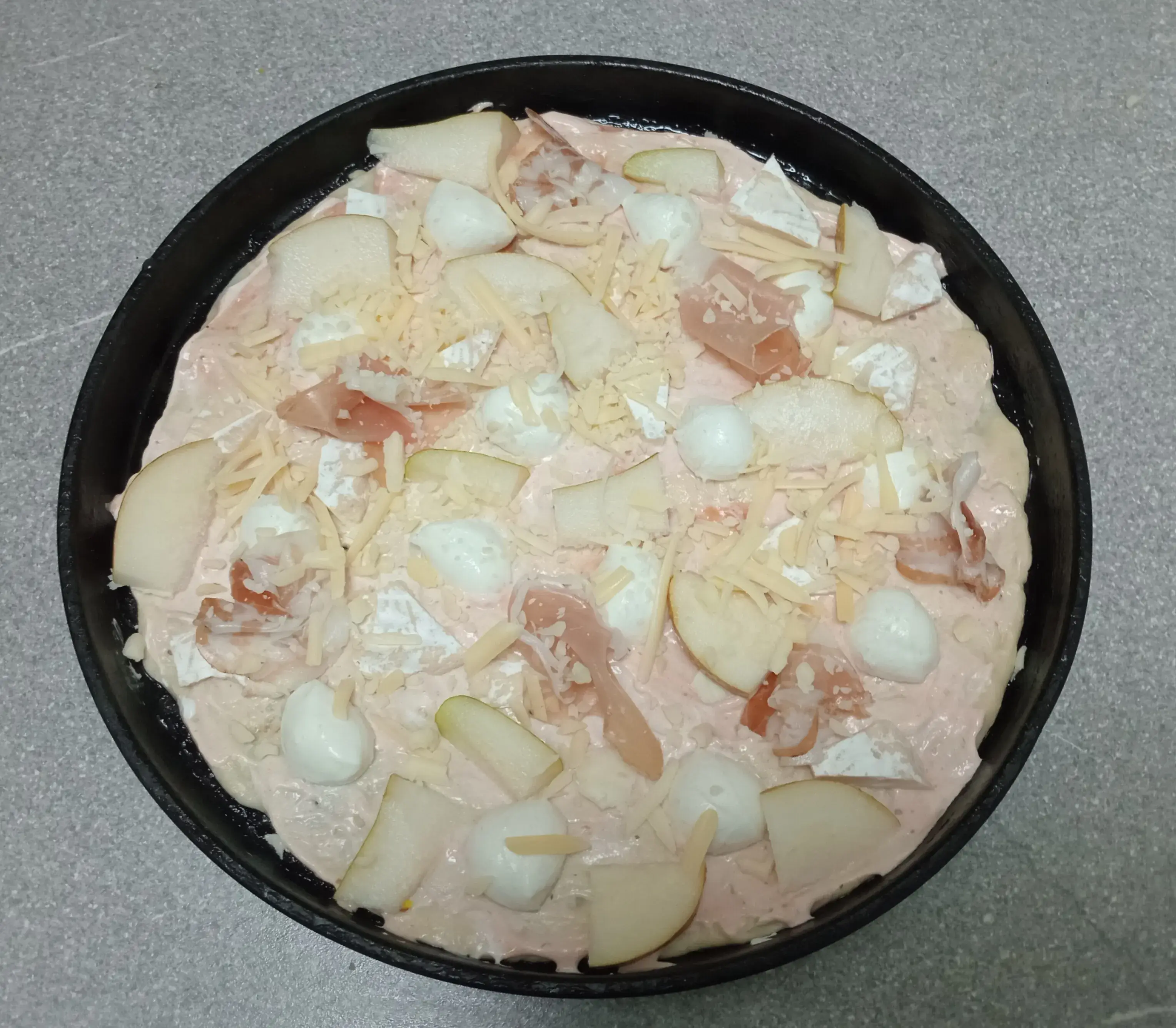 Пицца с грушей и сыром Бри: шаг 4