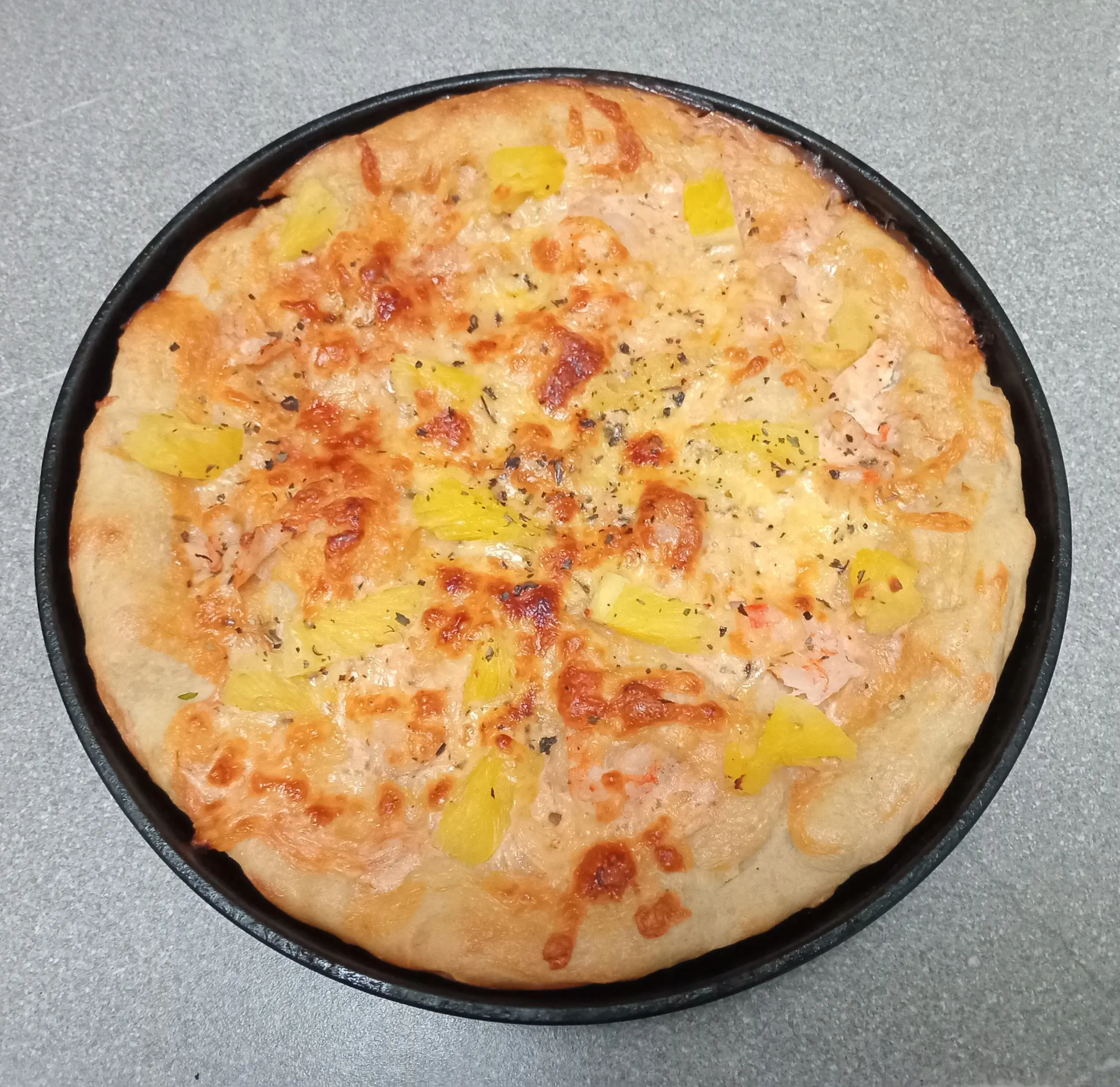 Шаг 4: Пицца с креветками и ананасом