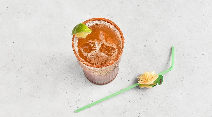 Пивной коктейль с томатным соком Мичелада: шаг 4